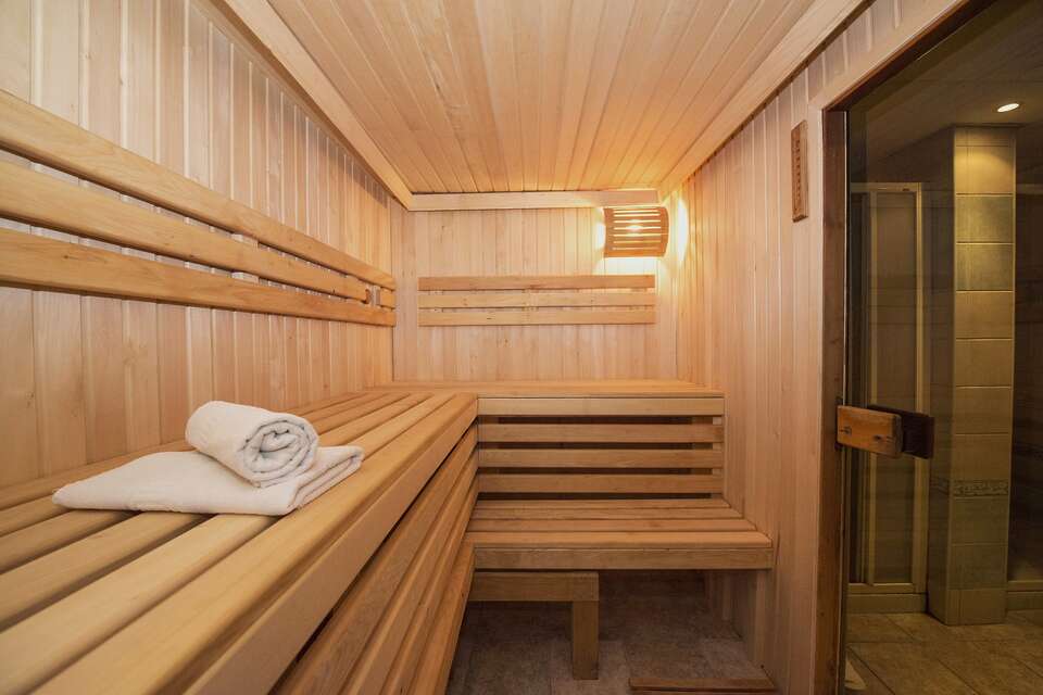4 Easy Ways to Maintain Your Dry Sauna