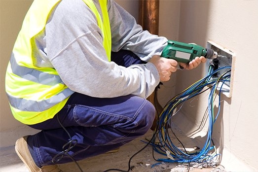 Choosing the Ideal Electrician Companies in Toronto